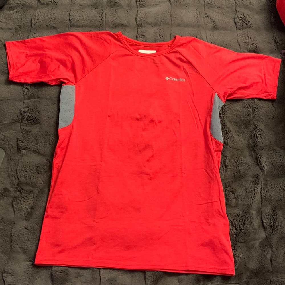 Columbia sweat wicking t-shirt